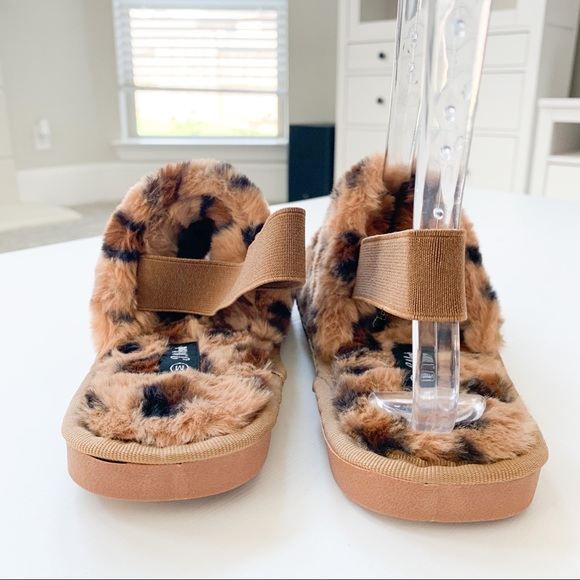❌SOLD❌ J. Mark Leopard Fluffy Slides Mellow-01 - Picture 5 of 8